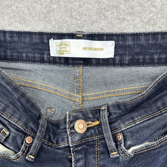 Levi's Signature Gold Women's Mid Rise Bootcut Waterless Jeans Size 4S 27x30 - Picture 8 of 10